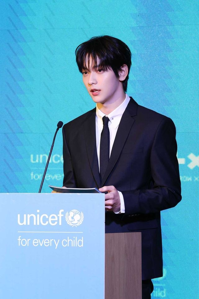 캠페인 협약식에서 연설하는 수빈