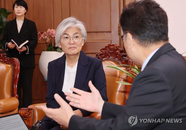 강경화 주미대사 내정자 만난 우원식 국회의장