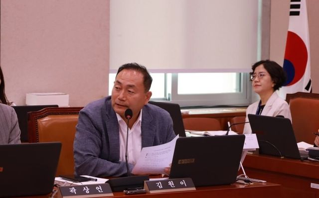 질의하는 김원이 의원