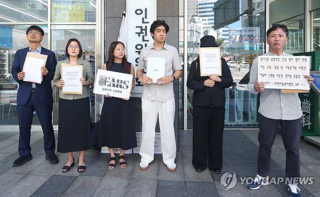 "입양정보 공개 청구 중단돼서는 안 된다"