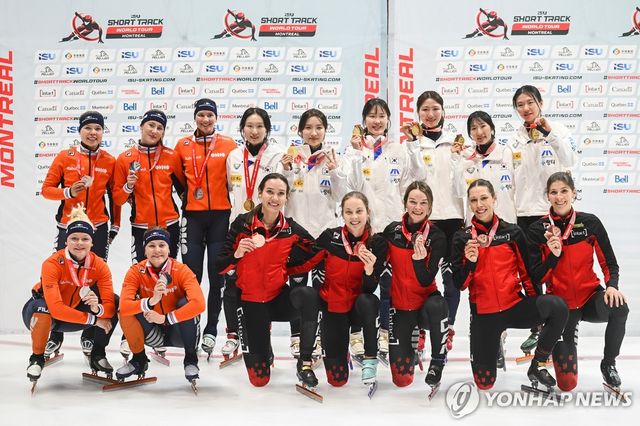쇼트트랙 월드투어 1차대회 여자 계주에서 우승한 한국 여자 대표팀