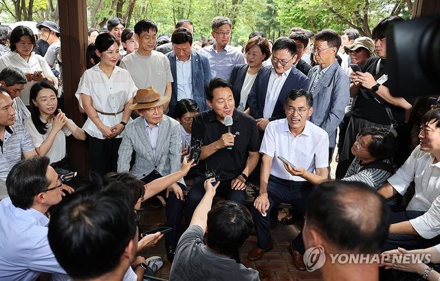 목동6단지 주민들과 간담회 하는 오세훈 서울시장