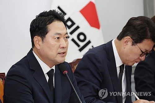 발언하는 장동혁 대표