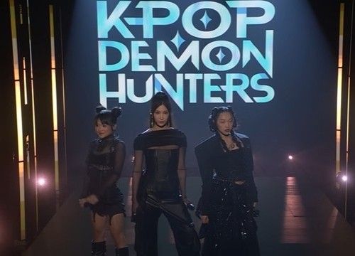 '골든' 라이브 무대 선보이는 헌트릭스 3인