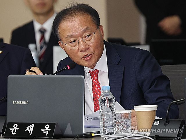 질의하는 윤재옥 의원