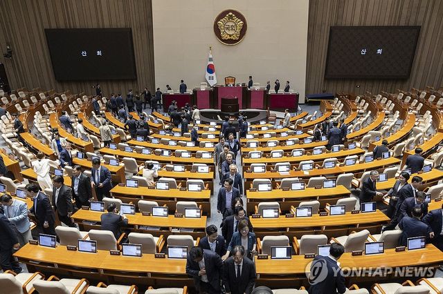 4박 5일간의 필리버스터 끝낸 국회 본회의 종료