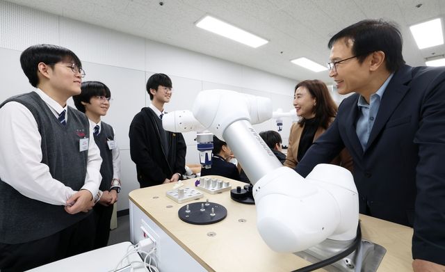 직업계고 협동로봇 활용 수업