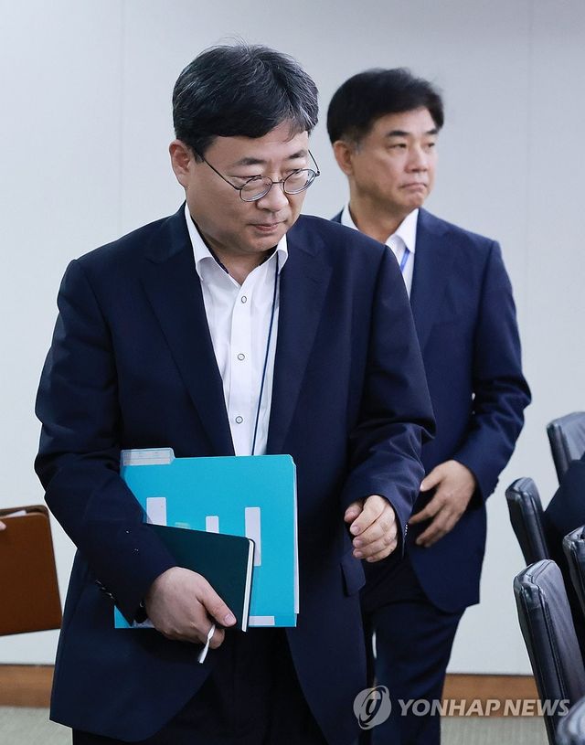 수석·보좌관 회의 참석하는 하준경 경제성장수석