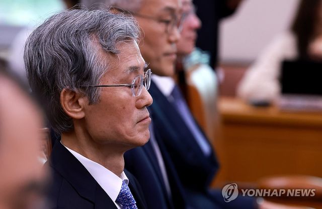 여야 공방 속 눈감은 조희대 대법원장