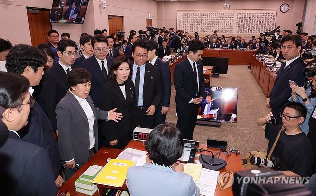 조희대 대법원장 이석 요구하는 국민의힘