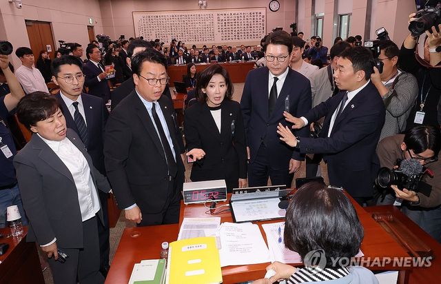 법사위 국정감사, 여야 설전