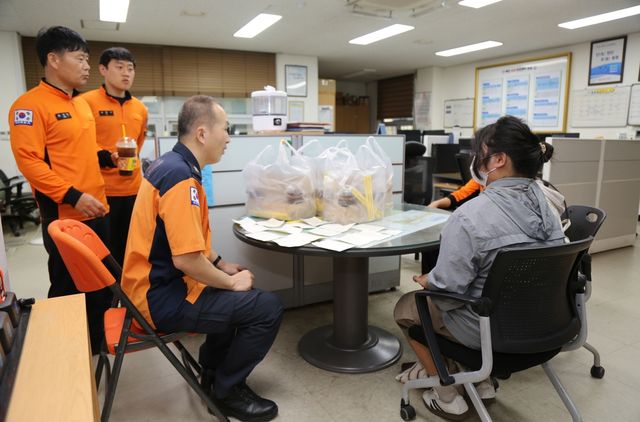 용돈으로 태안소방서에 커피 30잔 선물한 초등생들