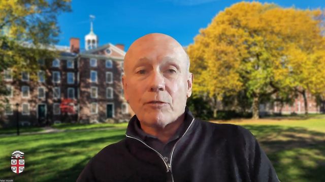 노벨경제학상 수상 온라인 회견 중인 피터 하윗 교수