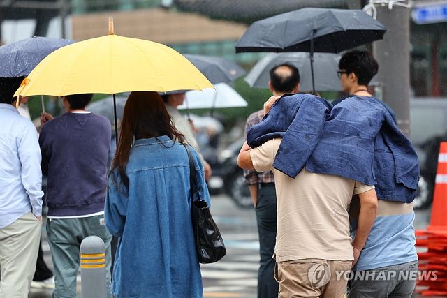 함께 맞는 가을비