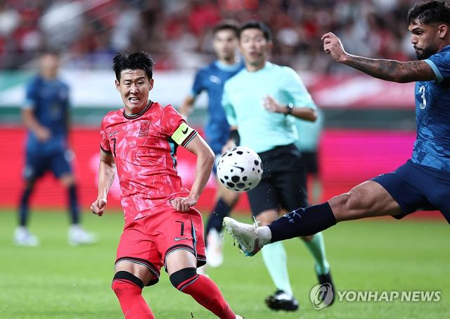 집중하는 손흥민