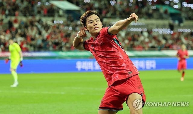 추가골 오현규의 세리머니