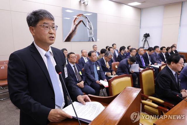 인사말 하는 반상권 직무대리