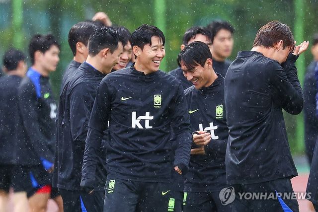 밝은 표정의 손흥민