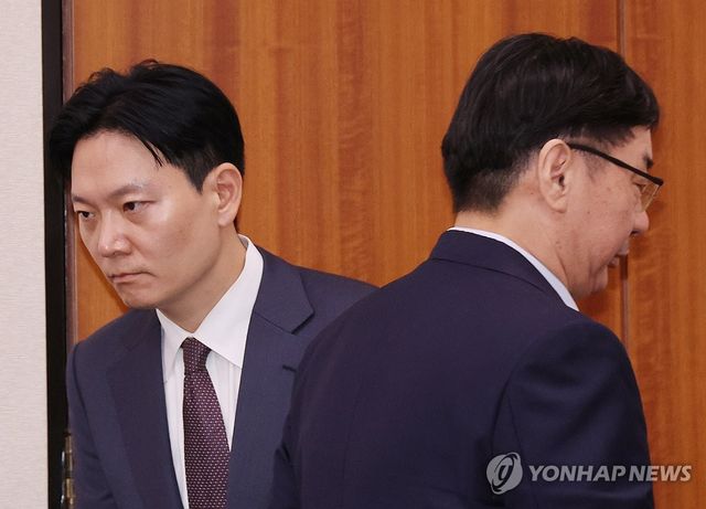 법사위 국감서 지나치는 박상용-이화영