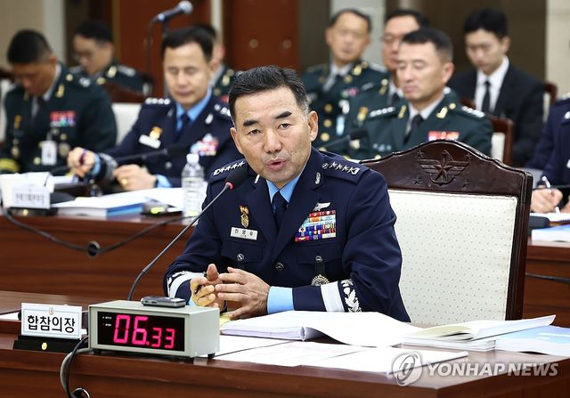 질의 답변하는 진영승 합참의장