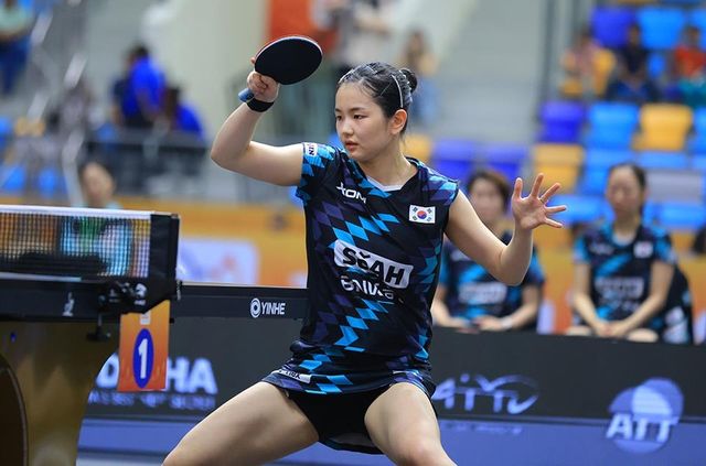 여자탁구 대표팀의 막내 김나영의 경기 장면