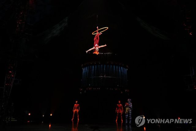 태양의 서커스, 아찔한 공중 곡예