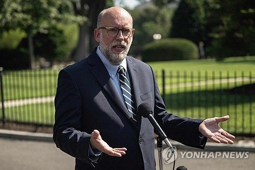 러셀 보트 백악관 예산관리국장 