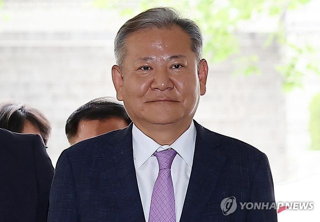 영장심사 위해 법원 향하는 이상민 전 장관