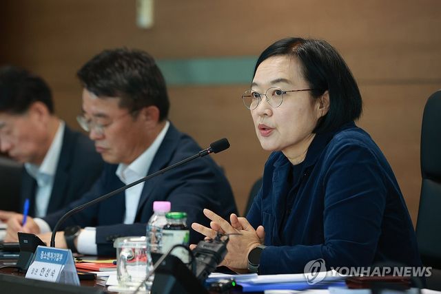 발언하는 한성숙 장관