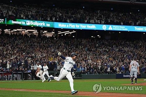시애틀이 ALDS 5차전에서 연장 15회 혈투 끝에 디트로이트를 꺾었다.