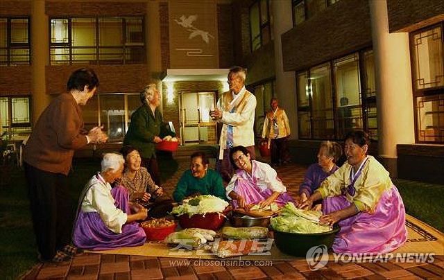 북한, 모란봉서 '비물질문화유산전시회' 개최