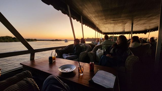 2023년 6월 23일(현지시간) 짐바브웨 잠베지강 '선셋 크루즈'