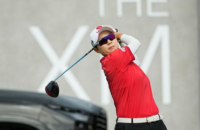 티샷하는 김효주