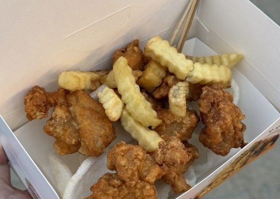 진주 남강유등축제 한 푸드트럭에서 판매된 1만원짜리 닭강정 