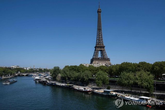 파리 에펠탑과 센강