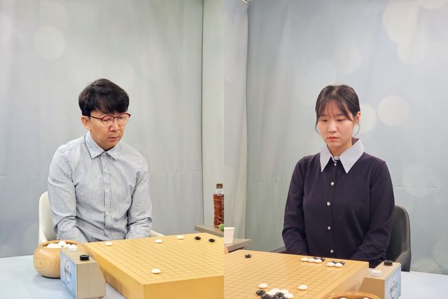목진석 9단과 오유진 9단이 더 메리든 오픈 결승에서 맞붙는다