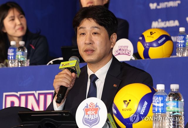 출사표 밝히는 김종민 한국도로공사 감독