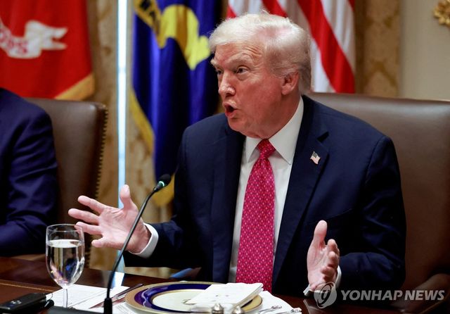 17일(현지시간) 백악관에서 발언하는 도널드 트럼프 미 대통령