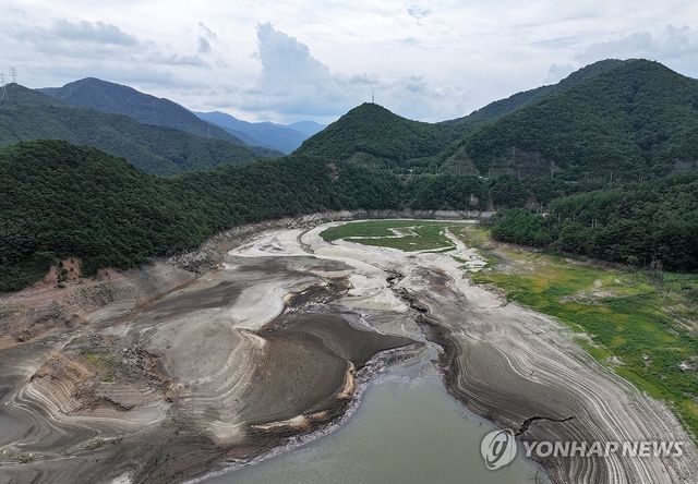 비 소식 간절한 강릉 오봉저수지
