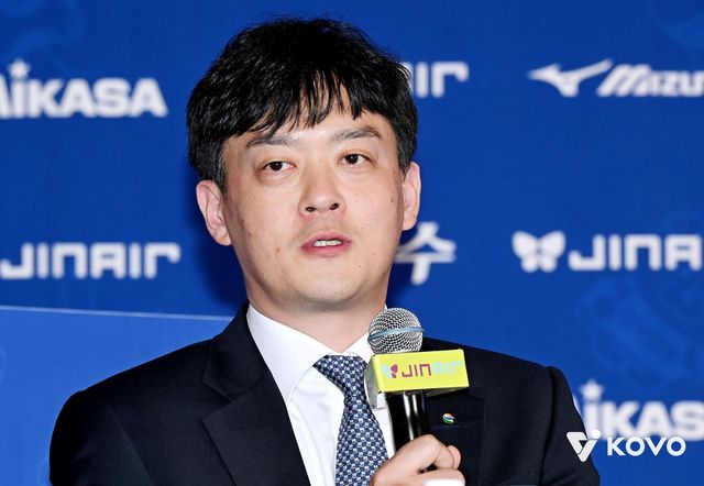 V리그 개막 미디어데이에서 새 시즌 각오 밝히는 이영택 GS칼텍스 감독