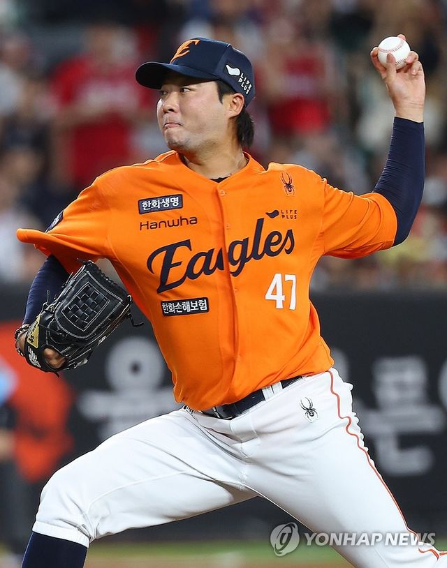 역투하는 김범수