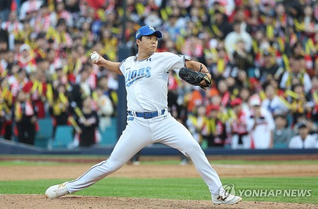 역투하는 김무신