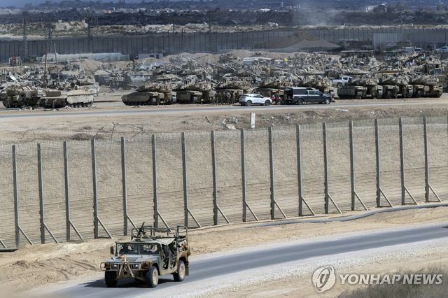 지난 10일(현지시간) 가자지구 경계선의 이스라엘군