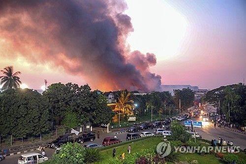 방글라데시 수도 다카의 국제공항 화재