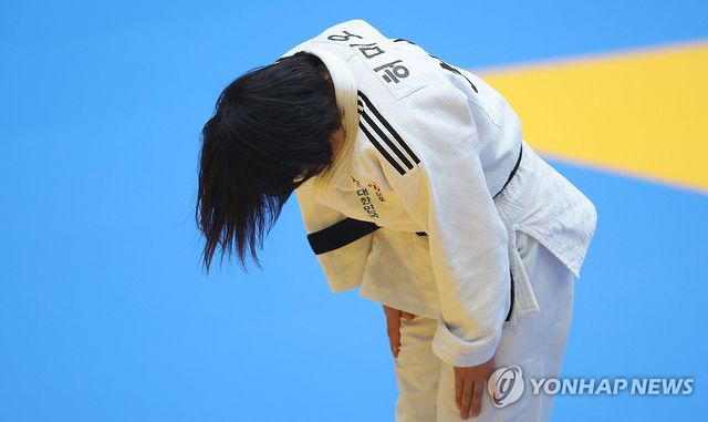 경기 마친 유도 허미오
