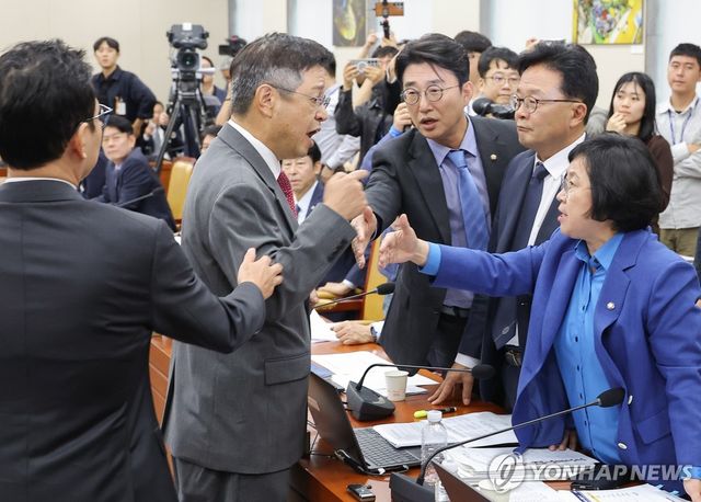 과방위 국감, 설전 벌이는 여야 의원들