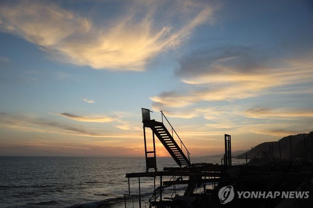 북태평양 인접 미국 캘리포니아 말리부 해변의 모습