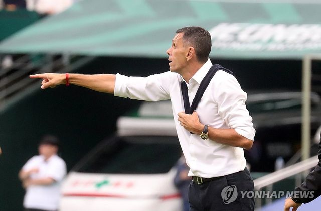 소리치는 거스 포옛 감독