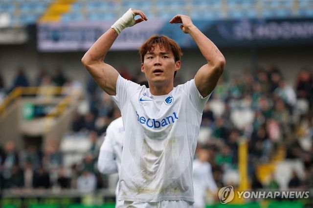 세르클러 브뤼허와의 경기에서 골 터뜨리고 기뻐하는 오현규