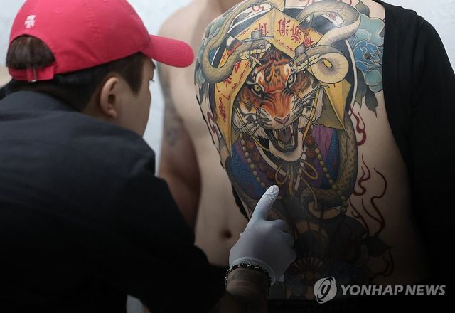 화려하고 정교한 예술세계